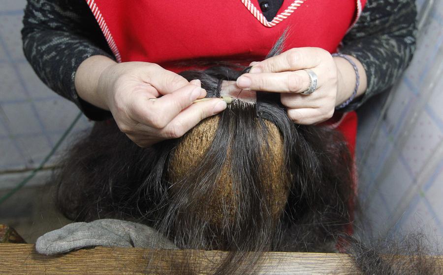 Wigs help cancer patients regain confidence