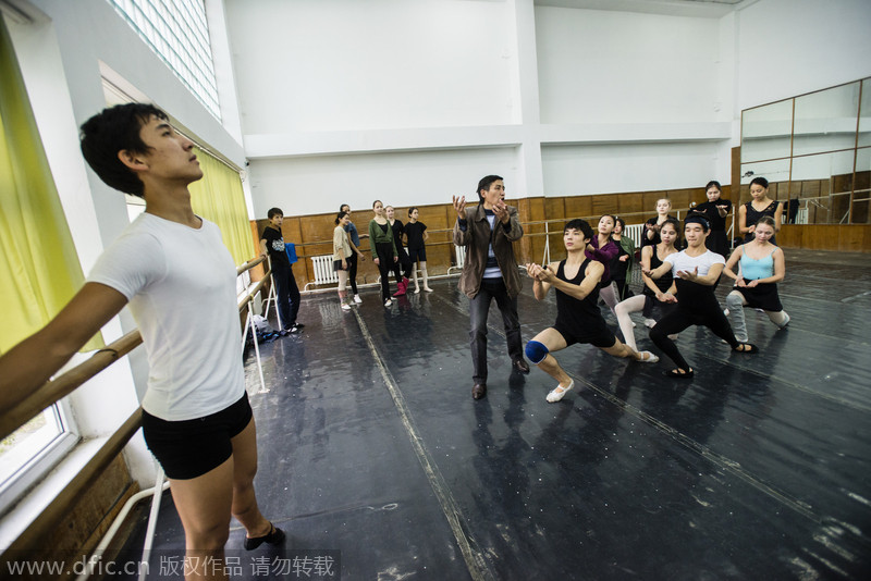 Cradle for 'swans' - Kyrgyzstan's ballet school
