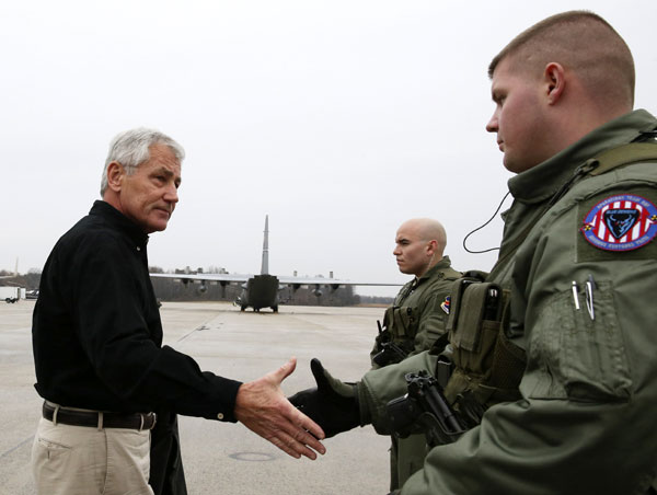 US defense secretary visits Afghanistan