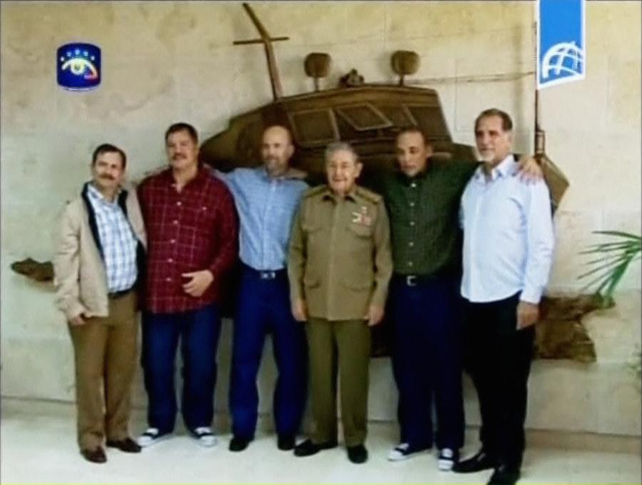 Three Cuban agents and US contractor released in prisoner swap