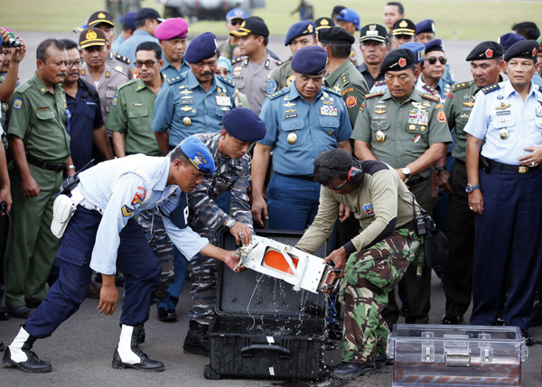 Black box of crashed AirAsia plane retrieved