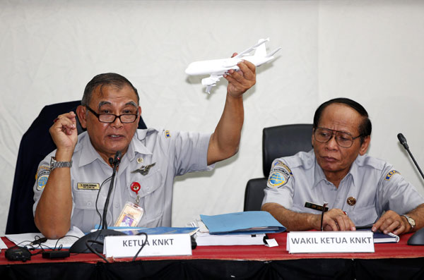 French co-pilot flying AirAsia jet before crash: investigators