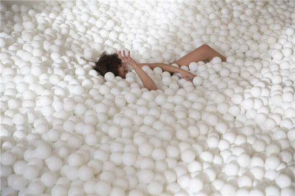 London gallery transformed into ball pool for adults