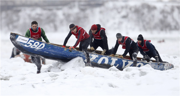 Ice canoe races in Quebec