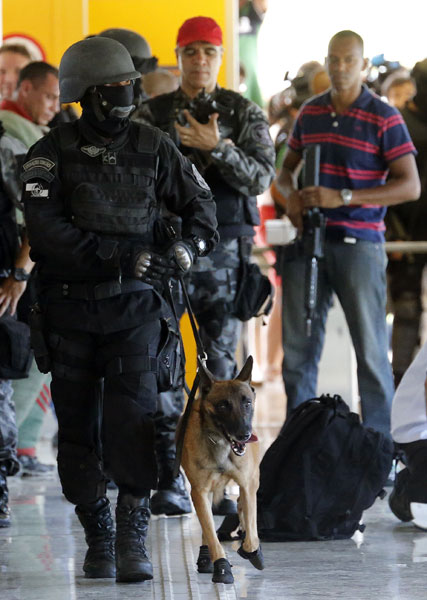 A sign of Rio Olympics: military police security drills