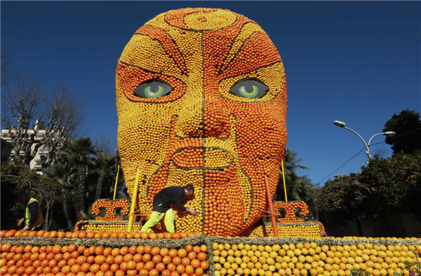 Chinese elements add color to lemon festival in France