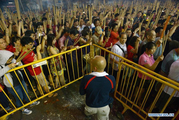 People celebrate Spring Festival across the world