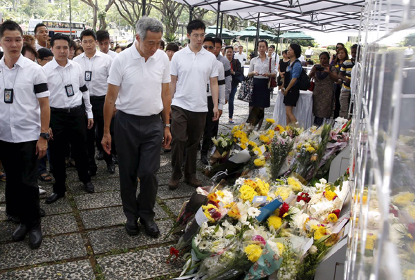 Singapore's PM Lee Hsien Loong visits Istana tribute site