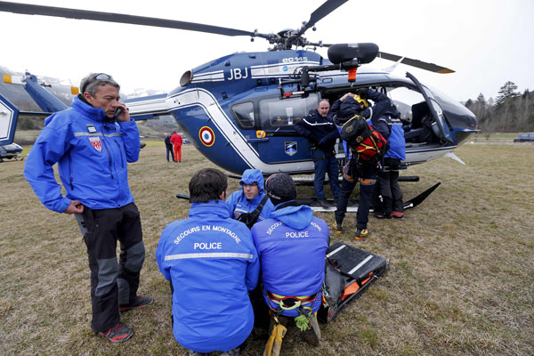 Damaged black box, 2 minutes key clues in Alpine jet crash