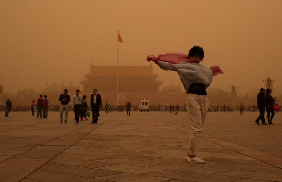 Sandstorms envelope global cities