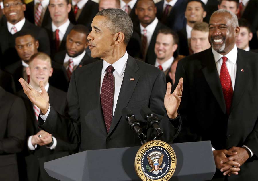 Obama welcomes NCAA football champion at White House