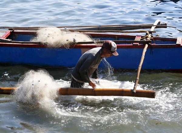 China rejects Philippine allegations of stealing fish