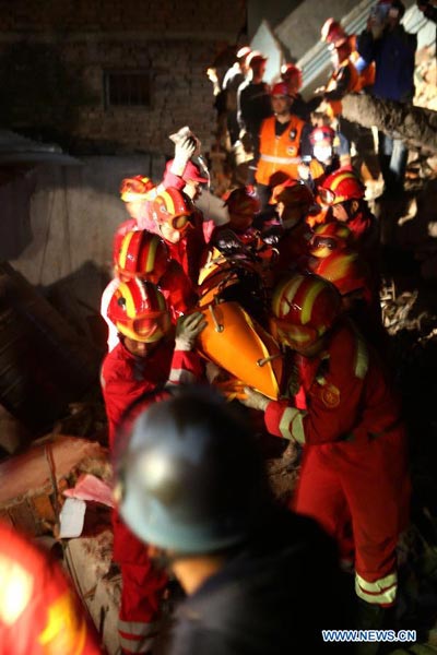 Intl rescuers race against time; death toll could reach 10,000