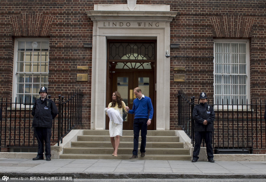 First Look: Baby princess with Kate and William