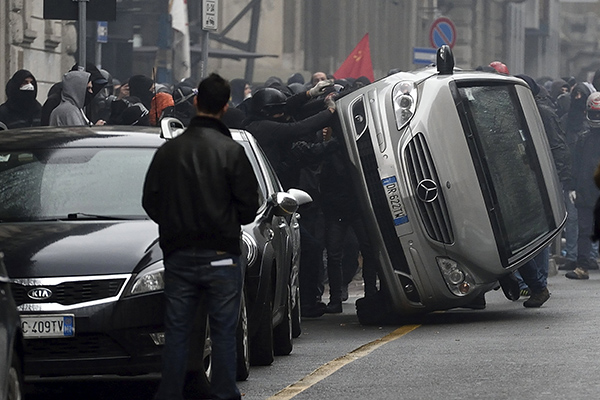 Italy opposition calls for minister to go after Expo riots