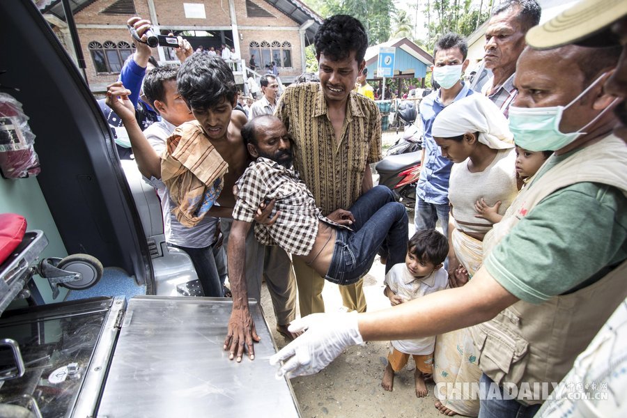 1,600 Rohingyas, others land in Indonesia, Malaysia