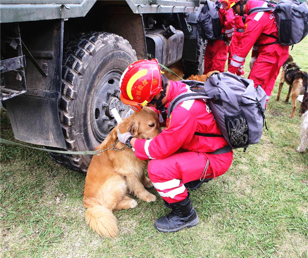 Nepalese hail tireless efforts of China's rescue team during quake disaster