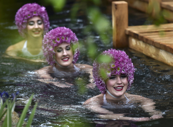 Chelsea Flower Show opens in London