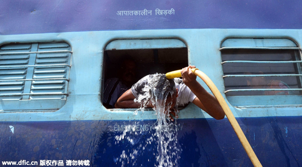 Over 1,100 die in heat wave across India