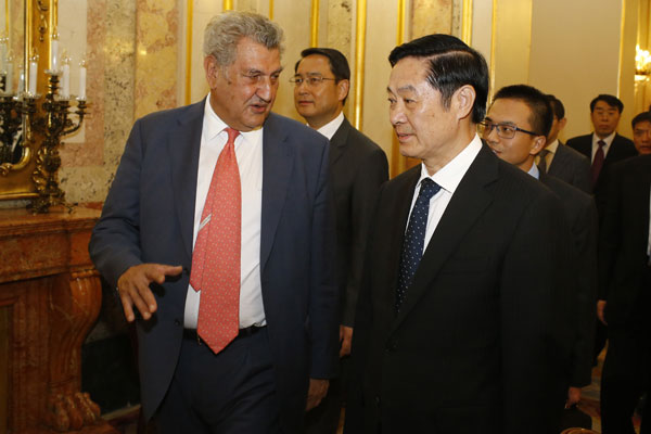 China looks to boost cooperation in Spain