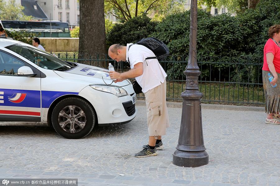 Western Europe swelters in heat wave