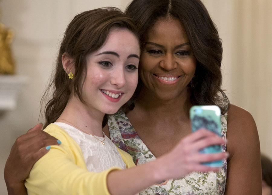 World leaders not exceptions as selfie lovers