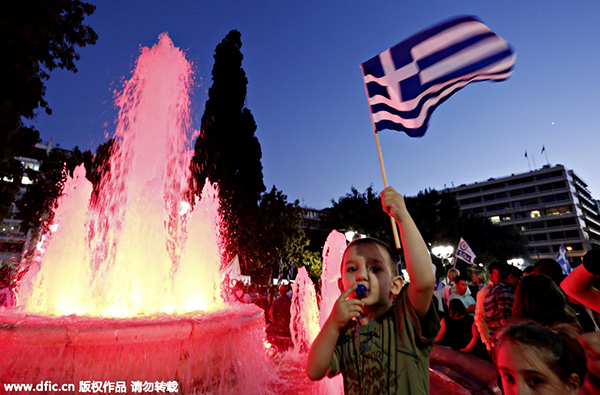 Greeks defy Europe with overwhelming referendum 'No'