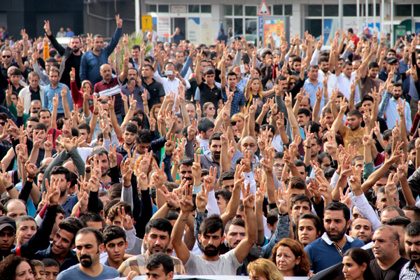 Anti-gov't protests erupt as Turkey mourns bombing victims