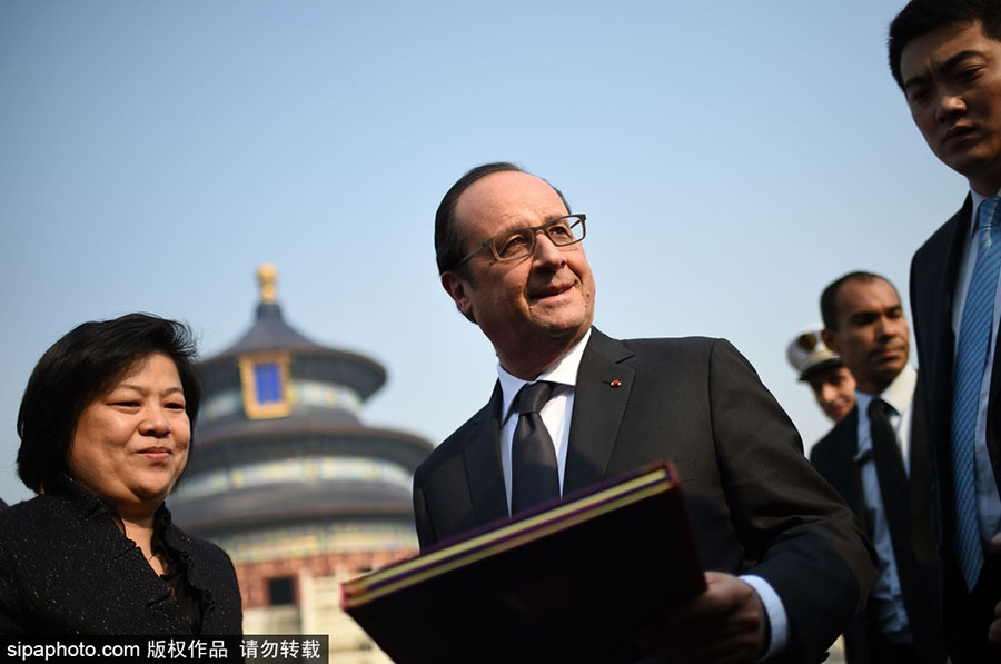 French President Francois Hollande visits Temple of Heaven