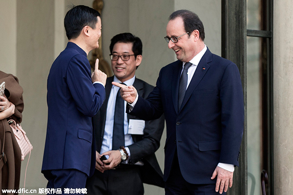 Hollande the shining light in 'star chamber' selfie in Beijing