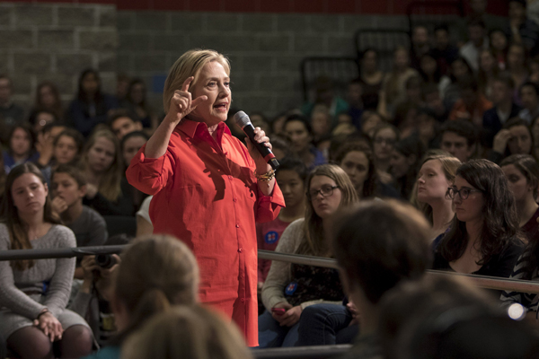 Clinton calls for US minimum wage increase to $12 an hour