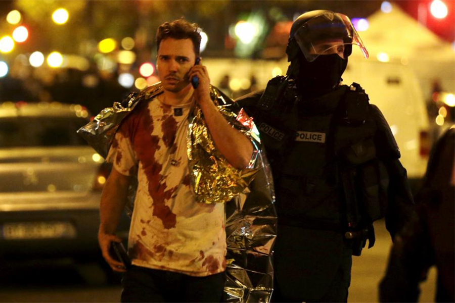 Paris attacks: Prayers, tears and candles