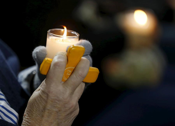 Candlelight vigil reflects San Bernardino tragedy