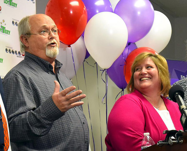 Tennessee couple first to claim Powerball jackpot