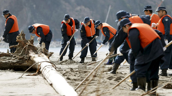 'Hearts are in pieces' five years after tsunami hits Japan