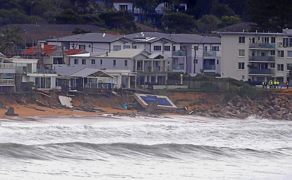 3 dead while entire towns underwater after vicious storm lashes Australia