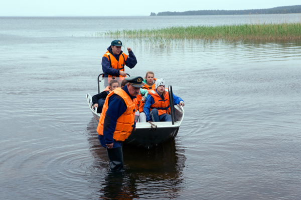 Fourteen dead, mostly children, in Russian boating accident