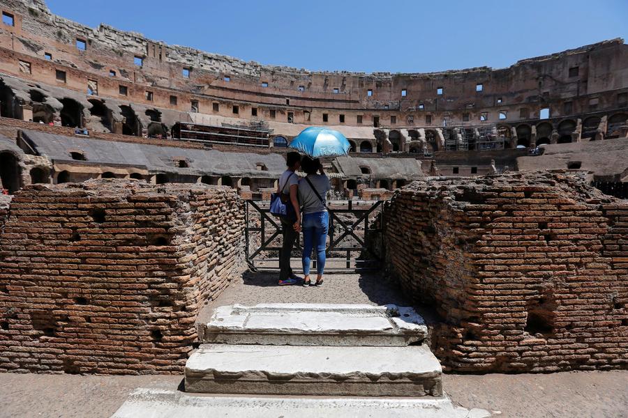 Rome shows off cleaned up Colosseum