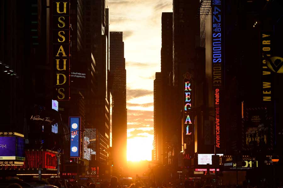 Manhattanhenge seen in New York