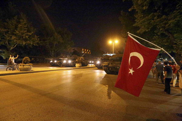 Heavy military deployment seen in Ankara, Istanbul