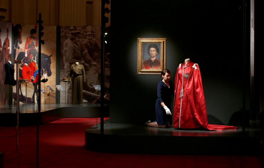 Fashion of Queen Elizabeth on exhibition in London