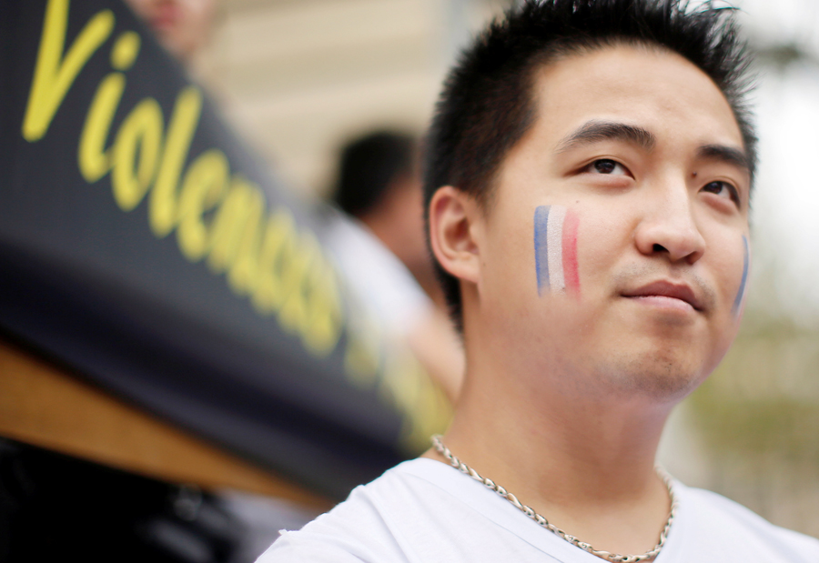 Thousands of Chinese rally in Paris to call for 'security for all'