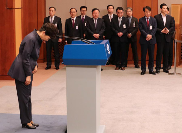 Confidante's intervention in state affairs puts S. Korean president in crisis