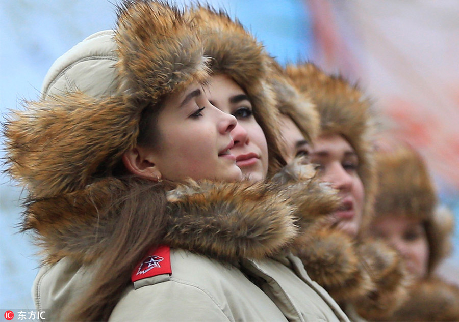 Moscow celebrates 75th anniversary of Red Square parade