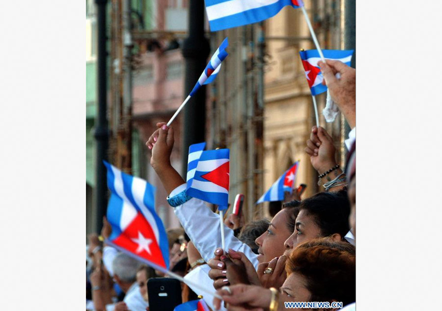 Fidel Castro's ashes begin three-day procession