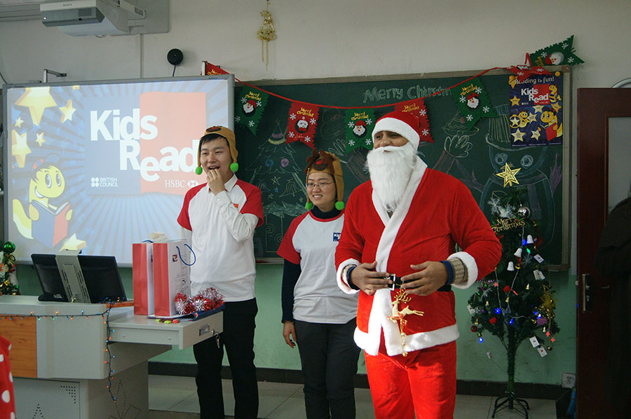 Kids Read throws Christmas party for primary school students in Beijing