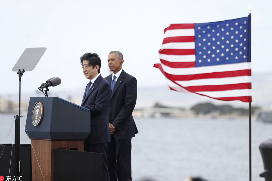 Abe commemorates WWII dead at Pearl Harbor