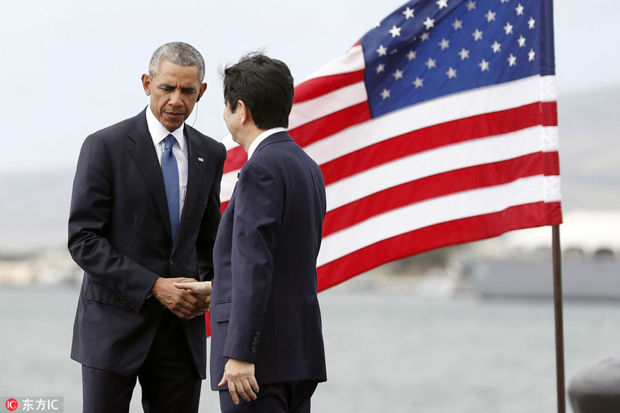 Abe commemorates WWII dead at Pearl Harbor