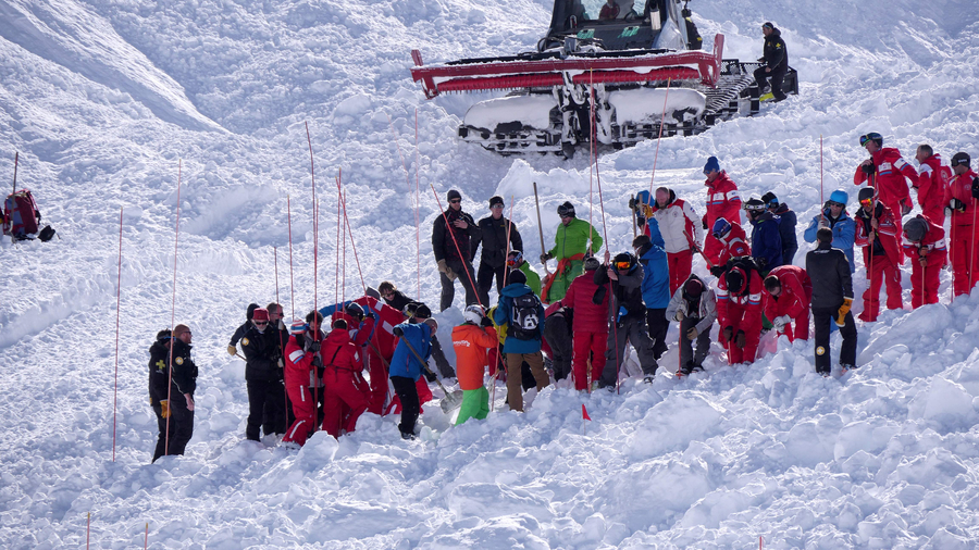 Four snowboarders die in French Alps avalanche