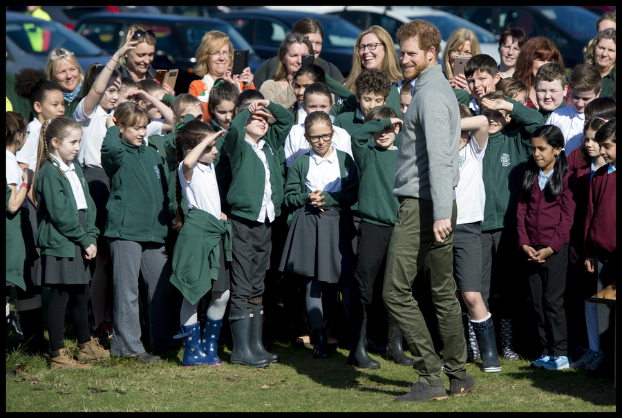 Prince Harry helps students grow 'Queen's canopy'